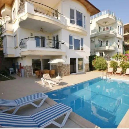 Picture Renting Your 5 Star Located In With Beautiful Private Pool, 1030 别墅 阿拉尼亚
