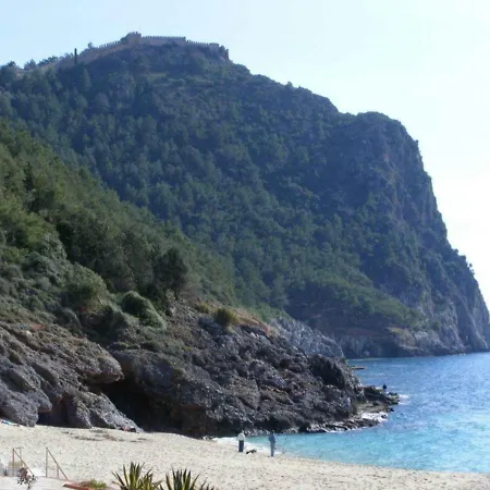 Picture Renting Your 5 Star Located In With Beautiful Private Pool, 1030 阿拉尼亚