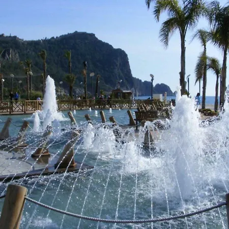 别墅 Picture Renting Your 5 Star Located In With Beautiful Private Pool, 1030 阿拉尼亚