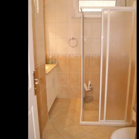 Picture Renting Your 5 Star Located In With Beautiful Private Pool, 1030 * ألانيا