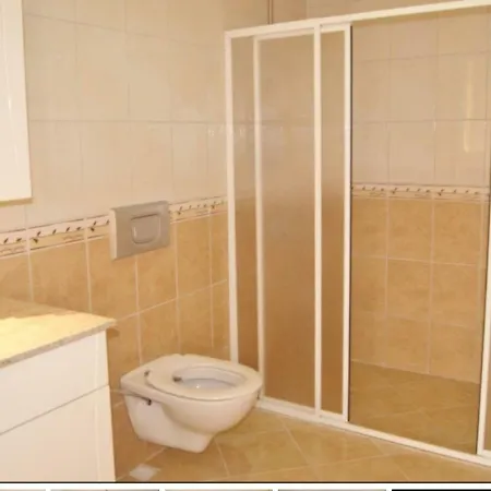 Picture Renting Your 5 Star Located In With Beautiful Private Pool, 1030 فيلة